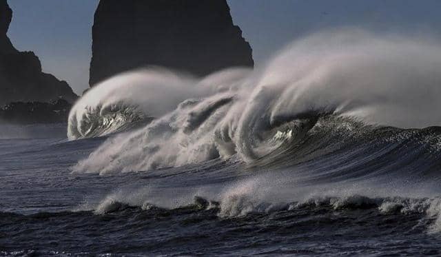 Met Éireann have warned of the potential impacts, such as wave overtopping, displaced objects, fallen trees and branches, leading to difficult travelling conditions