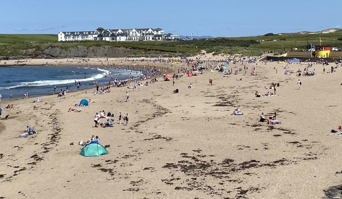 The An Taisce report for Bundoran stated: 'The red brick paving, signage, wooden seating areas and 'olde' style street lamps etc created a very positive first impression of this beach environment'
