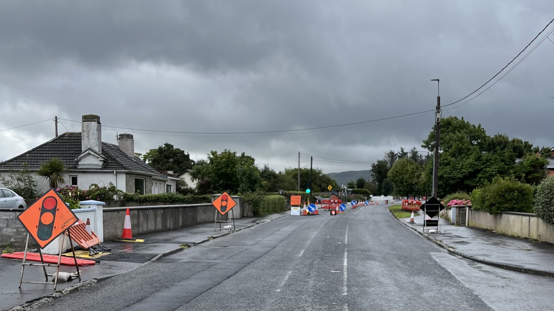 Traffic lights due to water repairs have been affectibgf Church Road traffic for over a month (Photo: Michael McHugh)