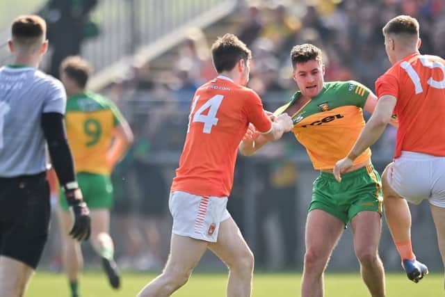 Five minutes into the second half, Donegal didn’t appear too rattled, with Murphy improvising to land a fantastic River End score whilst completely off balance and getting landed on as he hit the ground. Then McBrearty, having a fine game, steered over to re-establish the six-point lead, 1-12 to 1-6.