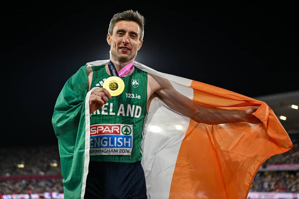 Mark English celebrates after winning the gold medal in the men's 800m at the European Athletics Championships 2026 at Alexander Stadium in Birmingham.