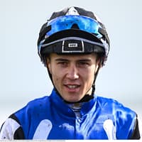 Browne McMonagle back in the winners’ enclosure after injury return