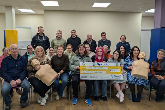 Spraoi WorkAbility participants Tanya Cavanagh, Rosie McLaughlin and Gillian Treanor, together with Mary Green, pictured with Carndonagh Community First Responders committee members Siobhan Callaghan, Jackie Donaghy, Michelle Donaghy, Tiernan Doherty and Chris Taitt.