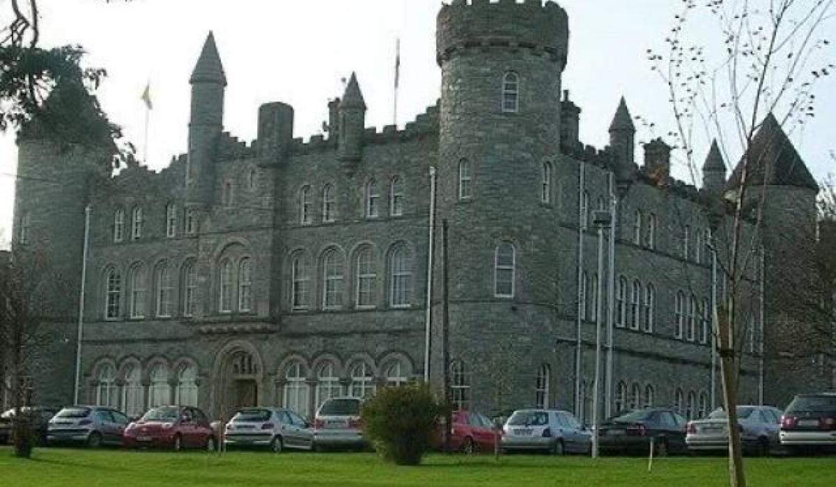St Eunan’s College demands meeting with Minister amid 'infrastructural crisis'