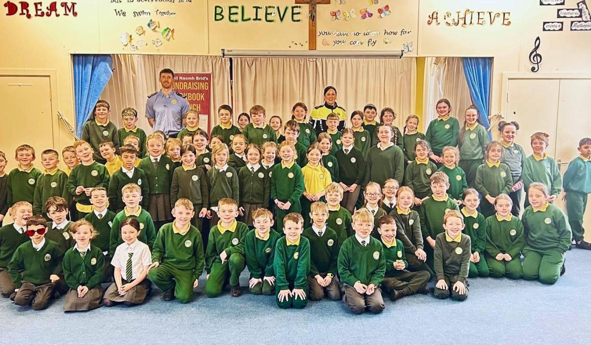 Donegal gardaí pop into Scoil Naomh Bríd in Muff for Safer Internet Day