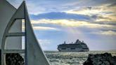 Cruise ship carrying 1,000 passengers unable to dock at Greencastle due to bad weather