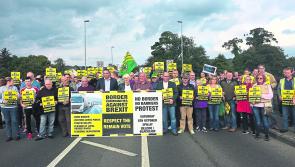 Hundreds attend anti-Brexit rallies in border regions