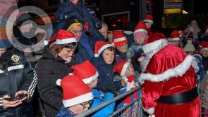 Huge crowds gather in Donegal seaside town for big switch-on!