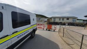 Gardaí close popular Donegal beach to vehicles as fears of  weekend crowds mount