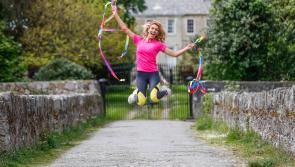 Donegal's former Miss Universe Ireland Gráinne Gallanagh kicks off Irish Cancer Society’s Colour Dash Family 5K