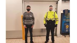 Lidl and gardaí  in Donegal team up to distribute Christmas food in wonderful gesture