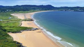 Visitors to popular Donegal beach facing ‘two-mile walk’ to reach public toilets

