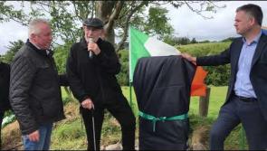 Léacht cuimhneacháin tógtha i ndílchuimhne bean a bhí  tiomanta agus cróga 