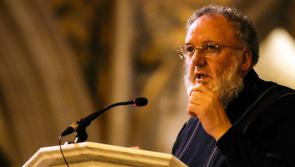 Fr Eamonn Kelly to shave beard - after 31 years!