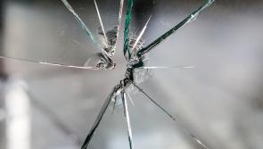 Window smashed at Buncrana house with perpetrator fleeing the scene 