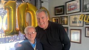 Packie Bonner drops by as 'great man' Charlie O’Leary celebrates 100th birthday 