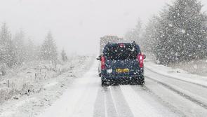 Lorry stuck on Meenaroy as snowfall hits Donegal