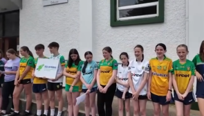 Físeán: Déagoirí Campa Samhraidh ag ceol tá Jimí ag baint cluichí!