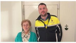 Garda&iacute; share heartwarming story of two garda&iacute; returning lost phone to elderly woman