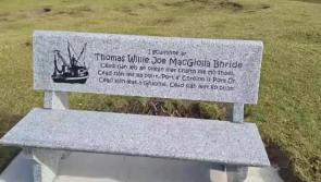 A memorial bench that was vandalised in Machaire Gathlán has been restored