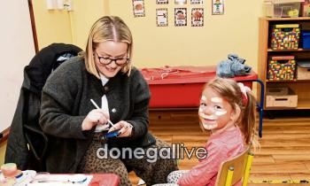 In pictures: Bouncy castles and art at Gaelscoil Buncrana children’s fun day