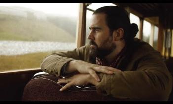 Watch: Donegal singer-songwriter Se&aacute;n Feeny releases new single &lsquo;Western Roads&rsquo;