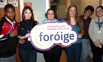 In Pictures: Oíche na hÓige welcomes family and friends to The Deck in Donegal Town