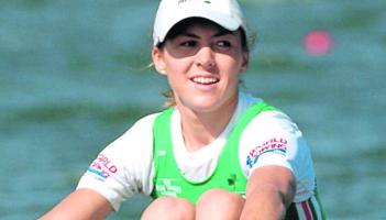 2001: Sinéad Jennings win gold medal at World Rowing Championships
