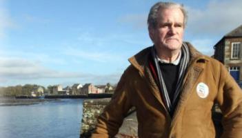 Councillor vows to continue to oppose  controversial mast