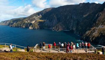 Tour guide fined in court after NTA finds unlicensed tour transport at Sliabh Liag