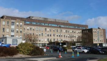 Letterkenny Hospital ‘extremely busy’ with long emergency department wait times