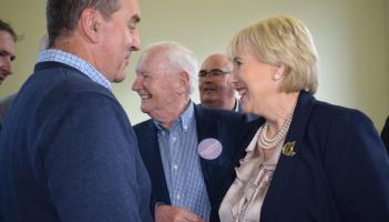 In Pictures: A warm Donegal welcome for Heather Humphreys on final campaign call