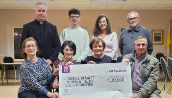 Family of late Jenna Shovlin donate €5,000 to Charlie Bennett Memorial Fund