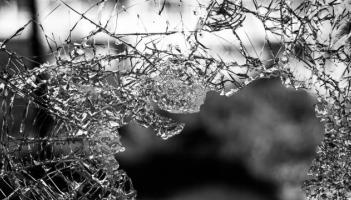 Car window smashed while parked outside house in east Donegal
