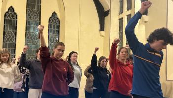 Countdown to Buncrana&rsquo;s &lsquo;Beauty and the Beast&rsquo;, as local cast brings magic to stage