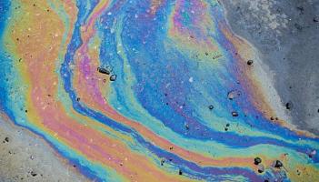 &lsquo;Dangerous&rsquo; oil spill on the road from Gweedore to Falcarragh