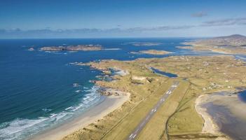 Department of Transport &lsquo;want to resolve issue&rsquo; of Donegal-Dublin flight