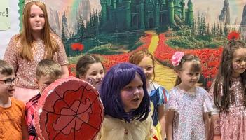 Follow the yellow brick road: Carndonagh kids mark World Book Day with Wicked theme