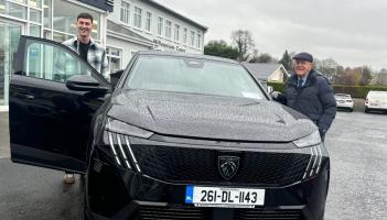 Donegal GAA star&nbsp;Langan takes the wheel of new McGinley Motors&rsquo; Peugeot 3008 Hybrid
