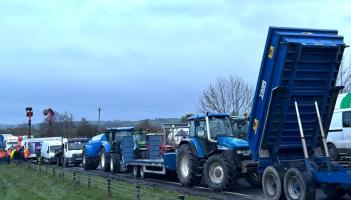 'We are not criminals' - huge turnout for Donegal stop-protest on dual carriageway