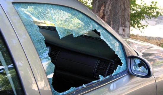 Broken-down vehicle's windows damaged in Donegal Town carpark