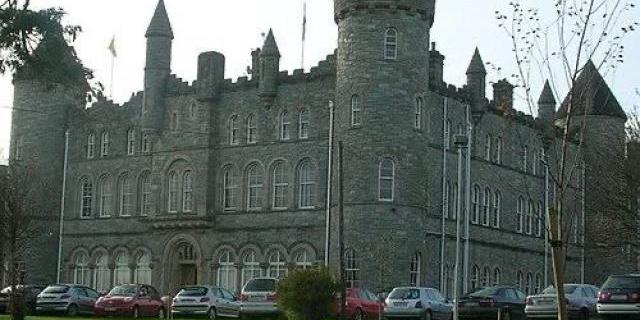 St Eunan&rsquo;s College demands meeting with Minister amid 'infrastructural crisis'