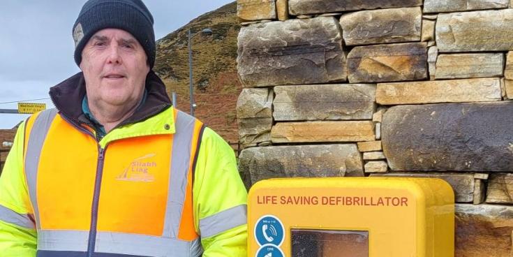 &lsquo;Life-saving defibrillator&rsquo; installed at Sliabh Liag Car Park