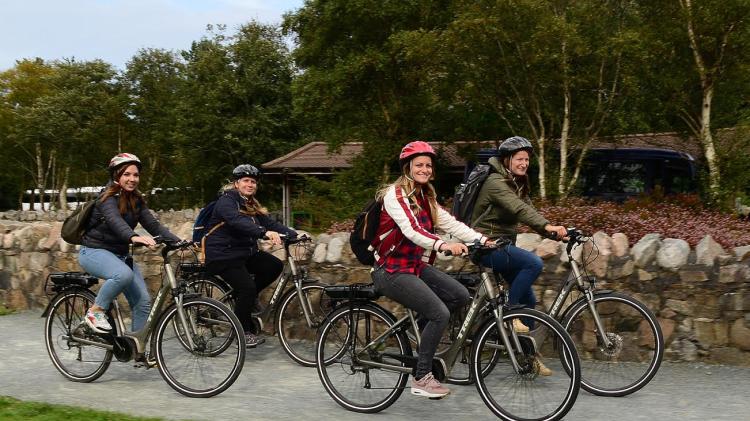 French travel influencers explore the &lsquo;great outdoors&rsquo; in Donegal