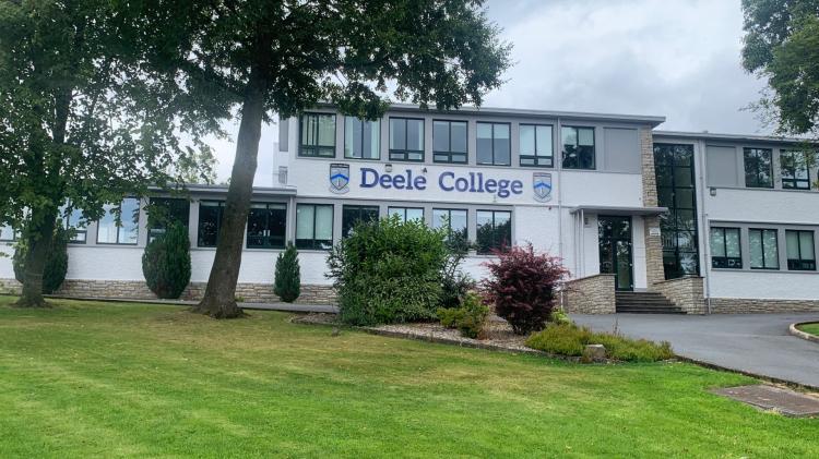 Donegal secondary school issues warning over text message scam