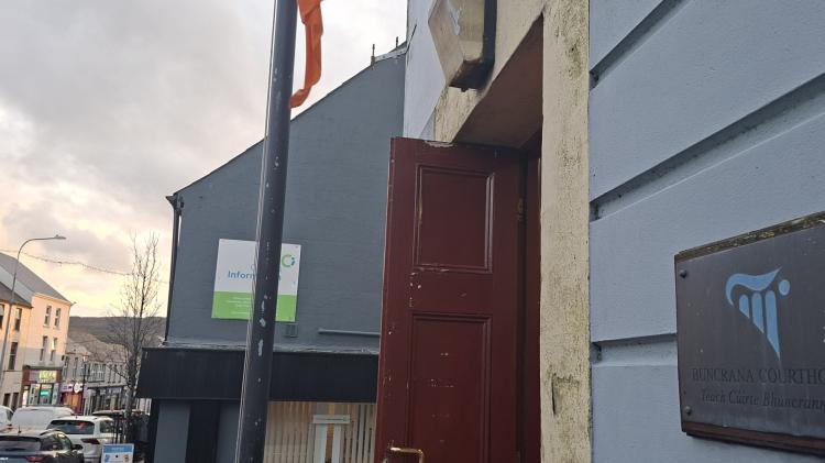 Dad-of-four jailed for threatening a young man with a knife in &lsquo;frightening&rsquo; attack