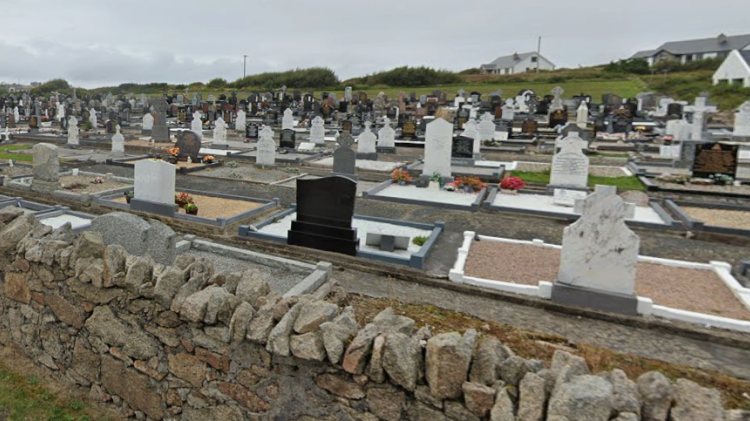 Darren Mills Memorial Walk and Burtonport Variety donate funds to Belcruit graveyard
