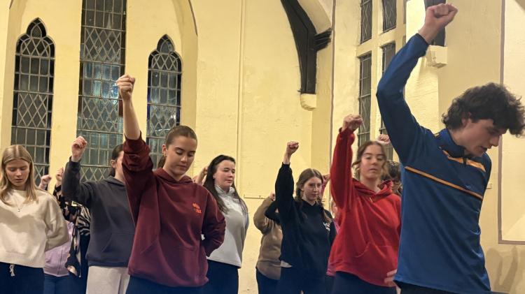 Countdown to Buncrana&rsquo;s &lsquo;Beauty and the Beast&rsquo;, as local cast brings magic to stage