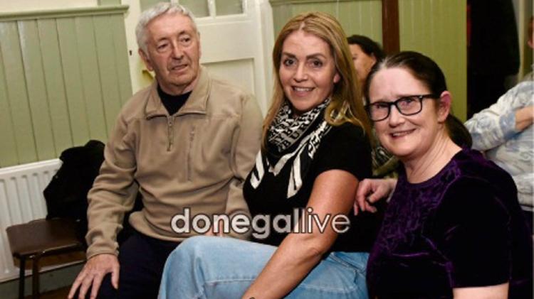 In pictures: &lsquo;fantastic turnout&rsquo; at country music concert at Carrowmenagh Centre