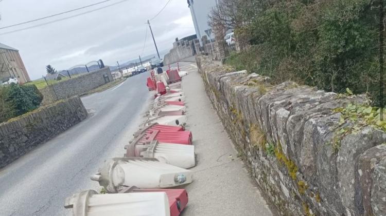 Temporary measures on Buncrana Bridge 'Failing Miserably' after latest incident